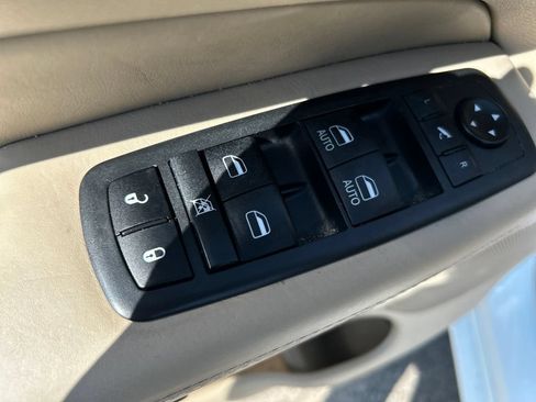Used 2015 Jeep Grand Cherokee Overland AWD/4WD image 18