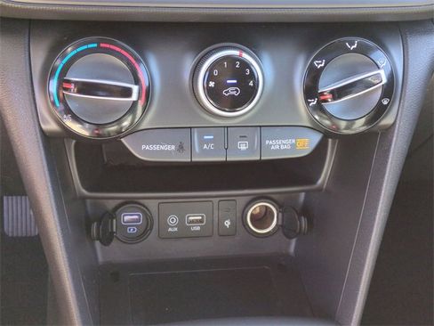 Used 2020 Hyundai Kona SEL Plus image 19