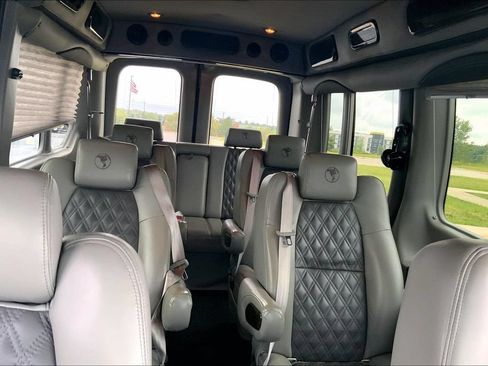 Used 2022 Ford Transit 250 Medium Roof AWD image 12