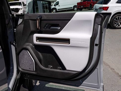Used 2025 GMC Hummer EV 2X AWD/4WD image 12