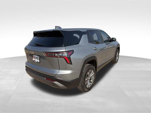 Used 2025 Chevrolet Equinox LT AWD/4WD image 9