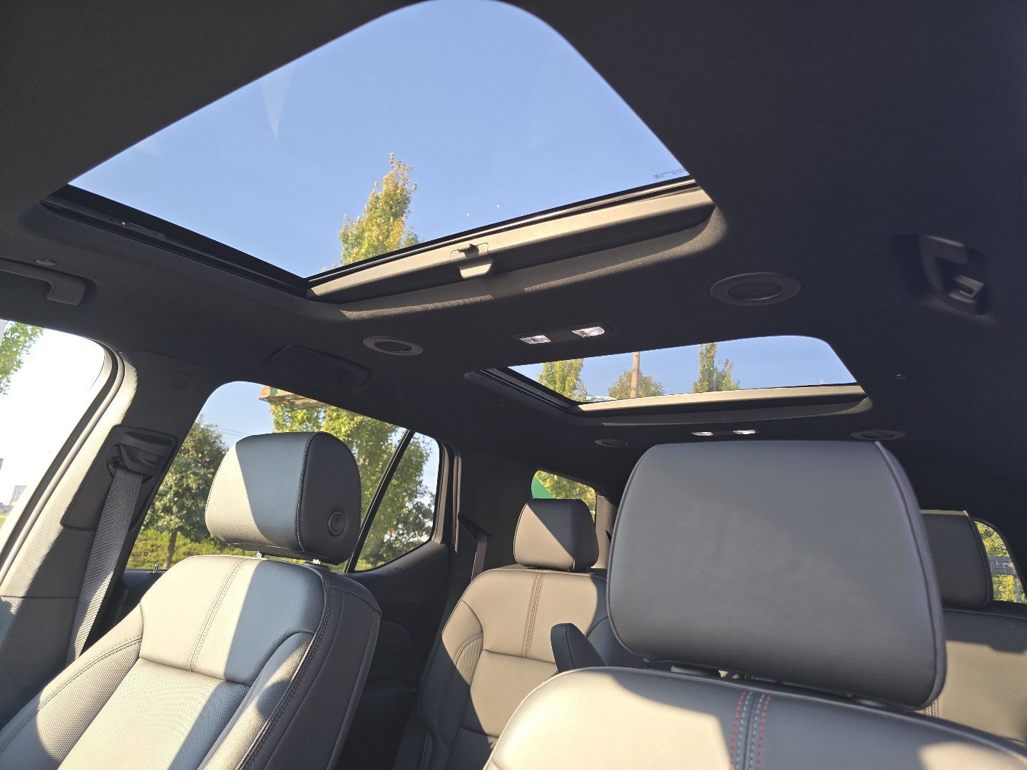 Certified 2023 Chevrolet Traverse RS w/ LPO, Floor Liner Package AWD/4WD image 4