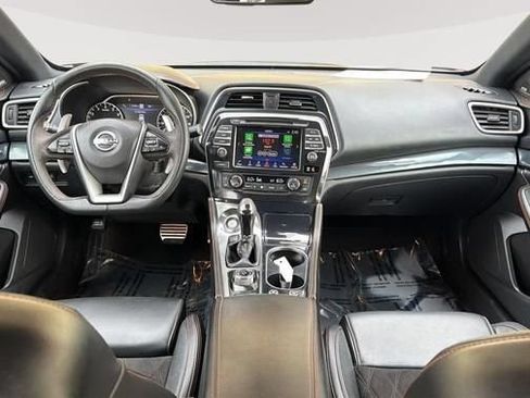 Used 2023 Nissan Maxima SR w/ Sport Mat Group FWD image 10