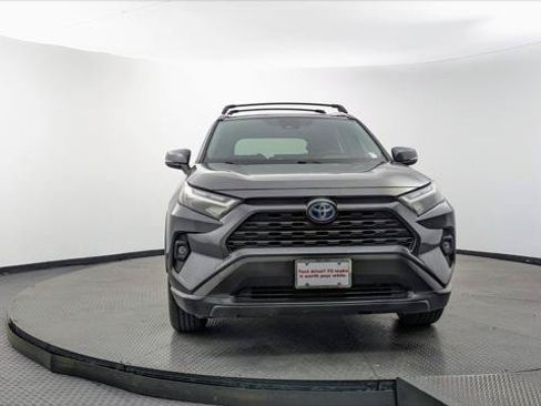Used 2022 Toyota RAV4 XLE Premium AWD/4WD image 12