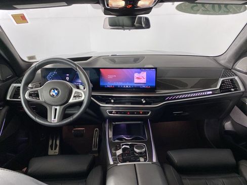 Certified 2025 BMW X7 M60i w/ Climate Comfort Package AWD/4WD image 2