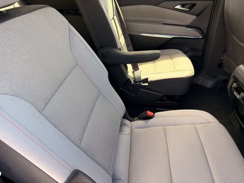 Used 2026 Chevrolet Traverse LT w/ Driver Confidence Package FWD image 14