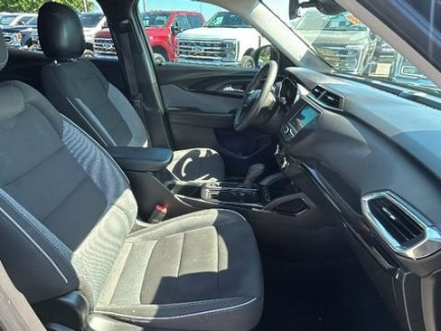 Used 2021 Chevrolet TrailBlazer LT FWD image 11