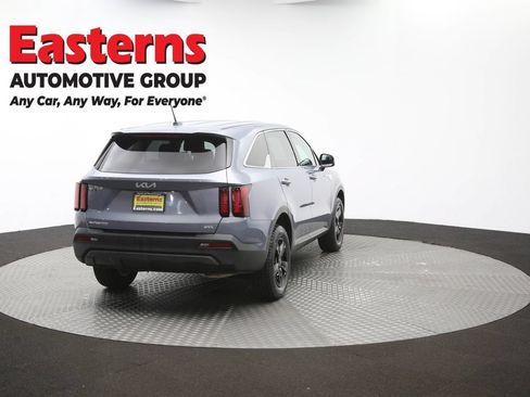 Used 2023 Kia Sorento LX AWD/4WD image 37