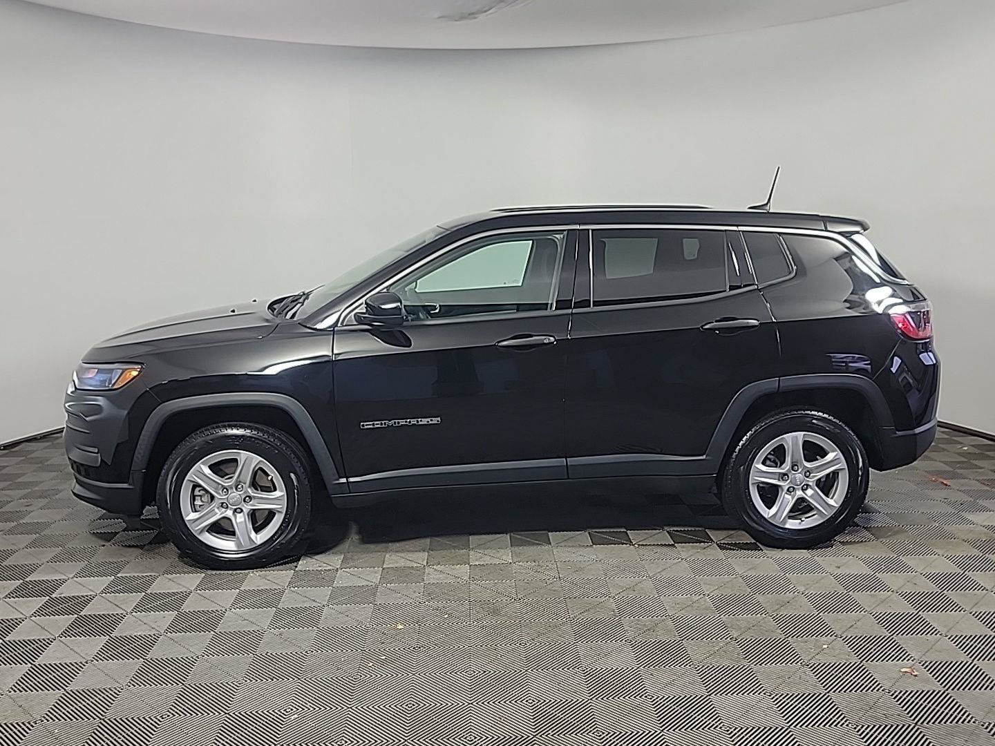 Used 2023 Jeep Compass Sport AWD/4WD image 10