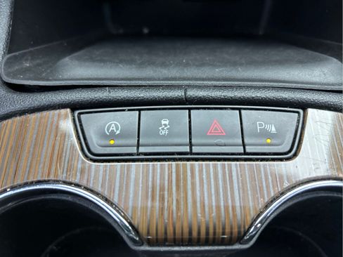 Used 2021 GMC Acadia SLE w/ Driver Convenience Package FWD image 32