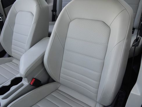 Used 2024 Volkswagen Jetta SE w/ Black Wheel Package FWD image 13