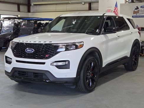 Certified 2022 Ford Explorer ST w/ Equipment Group 401A image 4