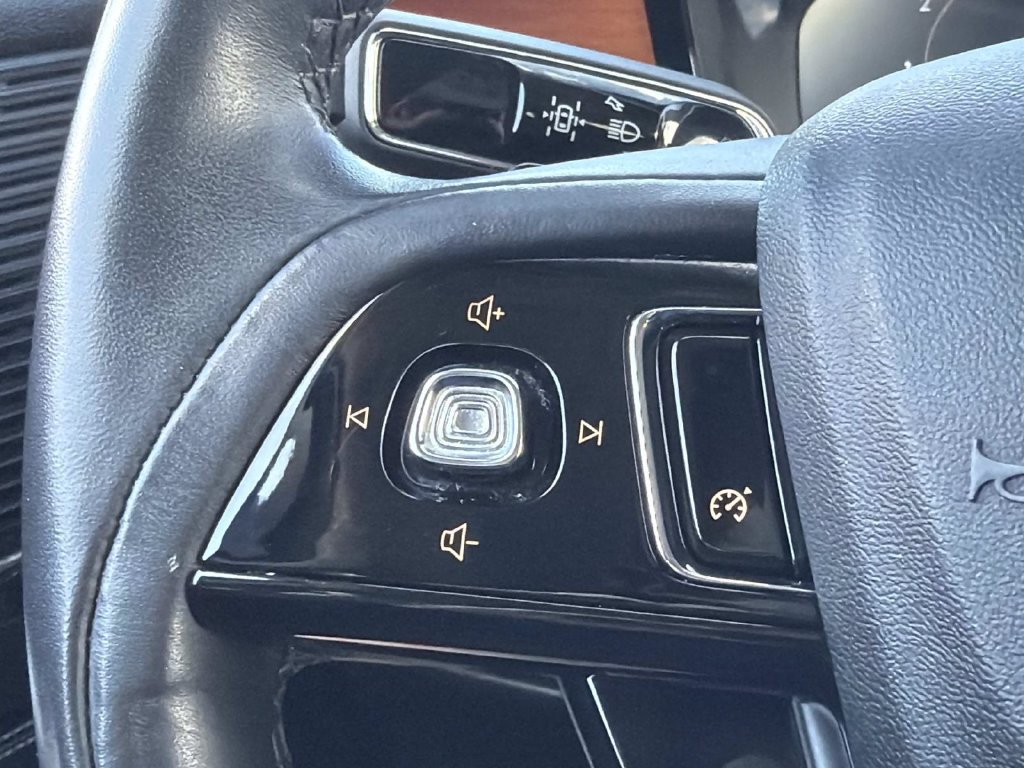 Used 2022 Lincoln Corsair Reserve FWD image 21