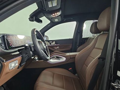 Used 2025 Mercedes-Benz GLS 450 4MATIC image 26