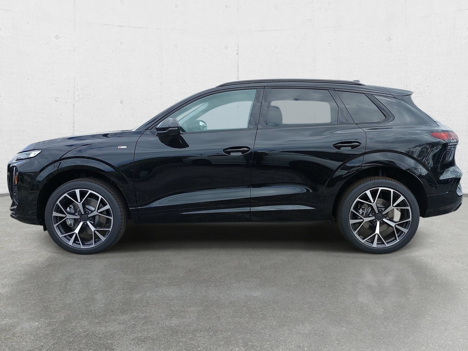 New 2026 Audi Q3 quattro 2.0T AWD/4WD image 8