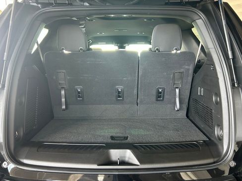 Used 2025 Chevrolet Tahoe LS image 38