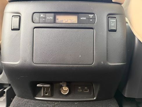 Used 2024 Nissan Armada Platinum w/ Captain's Chairs Package image 4