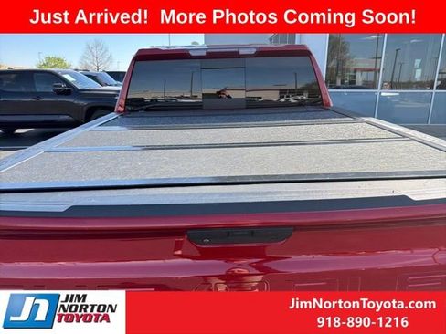 Used 2021 Chevrolet Silverado 1500 LT Trail Boss w/ Convenience Package II image 6