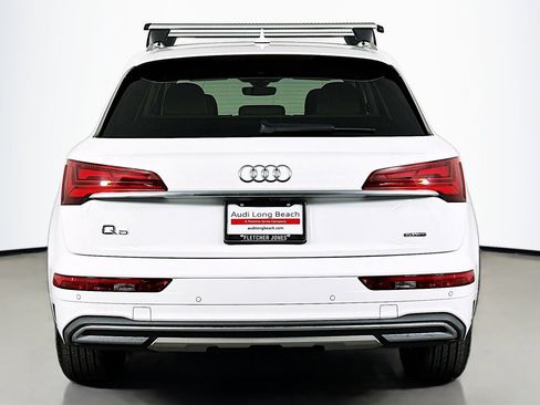 Used 2023 Audi Q5 2.0T Premium w/ Convenience Package image 3