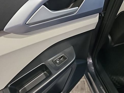 New 2026 Volkswagen Taos SE AWD/4WD image 21