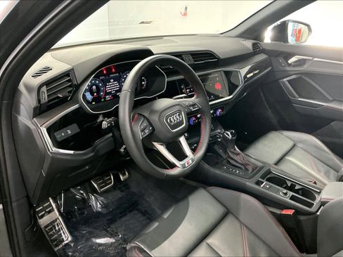 Certified 2025 Audi Q3 2.0T Premium Plus w/ Premium Plus Package image 17