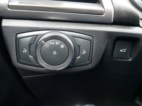 Used 2018 Ford Fusion SE w/ Fusion SE Technology Package image 26