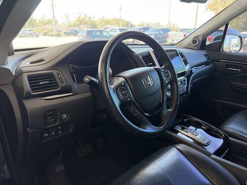 Used 2016 Honda Pilot Touring image 16