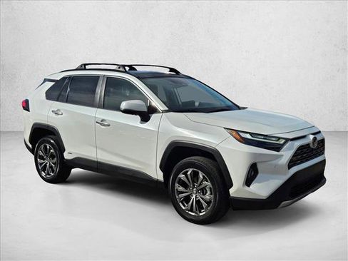 Used 2022 Toyota RAV4 Limited image 3