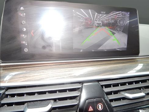 Used 2019 BMW 530i xDrive image 21