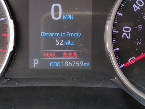 Used 2021 Toyota RAV4 LE FWD image 24