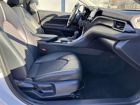 Used 2023 Toyota Camry SE image 13