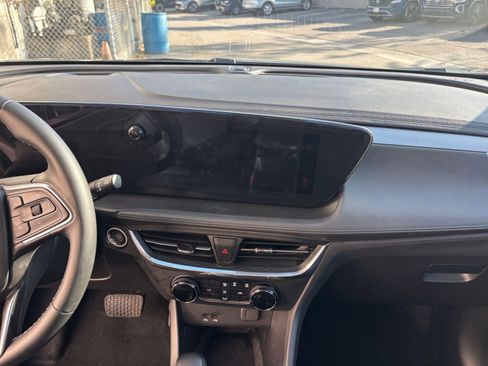 Used 2025 Buick Encore GX Preferred image 18