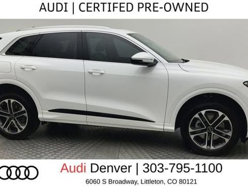 Certified 2025 Audi Q5 Premium w/ 19" Wheel Package AWD/4WD image 9