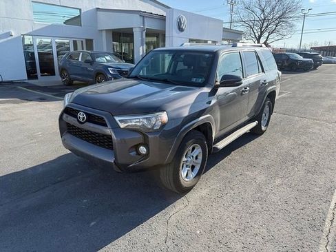 Used 2017 Toyota 4Runner SR5 Premium image 6