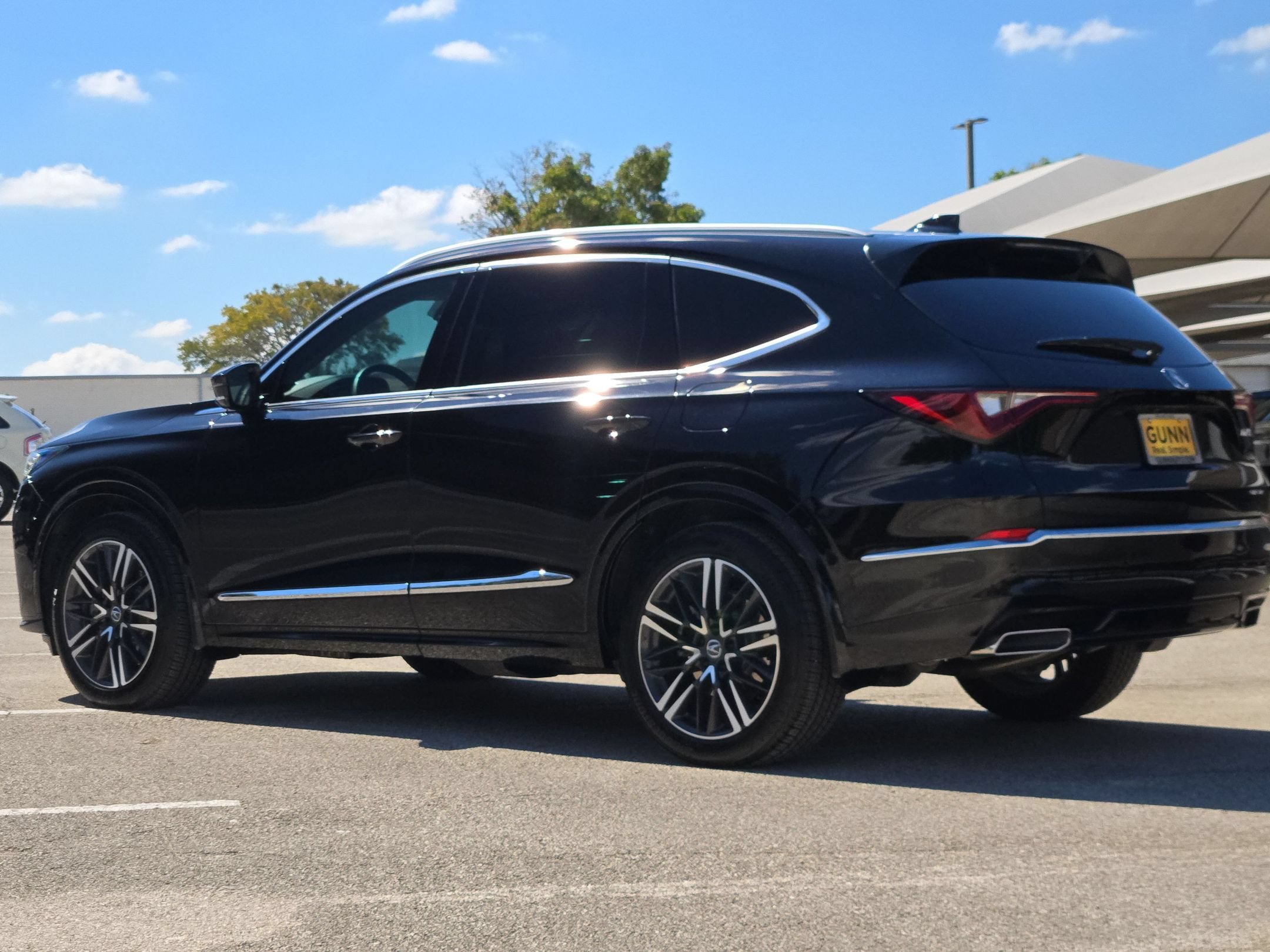 Certified 2026 Acura MDX w/ Advance Package AWD/4WD image 5