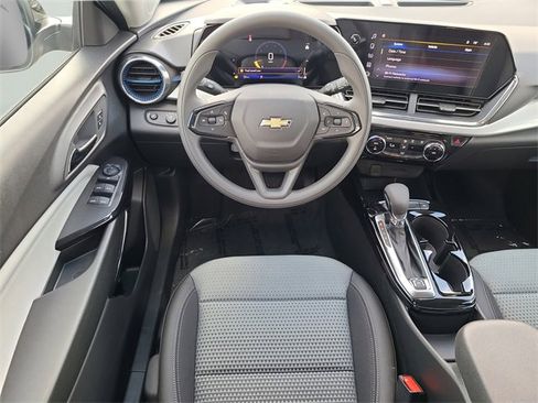 New 2026 Chevrolet Trax LT image 17