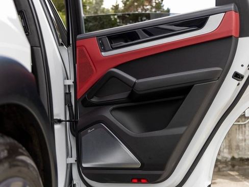 Certified 2024 Porsche Cayenne Turbo GT image 71