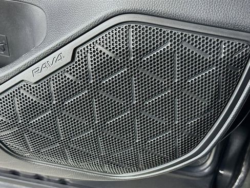 Certified 2025 Toyota RAV4 XLE FWD image 19