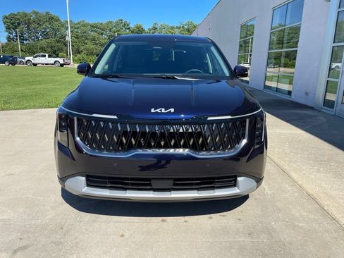 New 2026 Kia Carnival FWD image 3