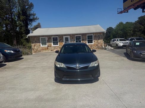 Used 2012 Toyota Camry LE image 2