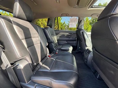 Used 2019 Honda Pilot Touring image 51