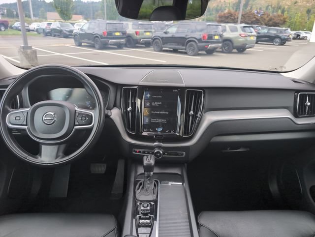Used 2019 Volvo XC60 T6 Momentum w/ Multimedia Package AWD/4WD image 13