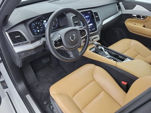 Used 2017 Volvo XC90 T6 Momentum AWD/4WD image 19