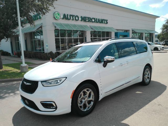 Used 2023 Chrysler Pacifica Limited FWD image 1