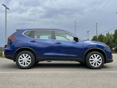 Used 2018 Nissan Rogue S AWD/4WD image 3