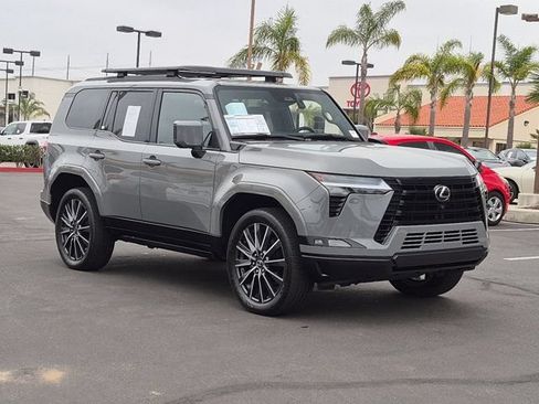 Used 2024 Lexus GX 550 w/ Accessory Package (2T) AWD/4WD image 3