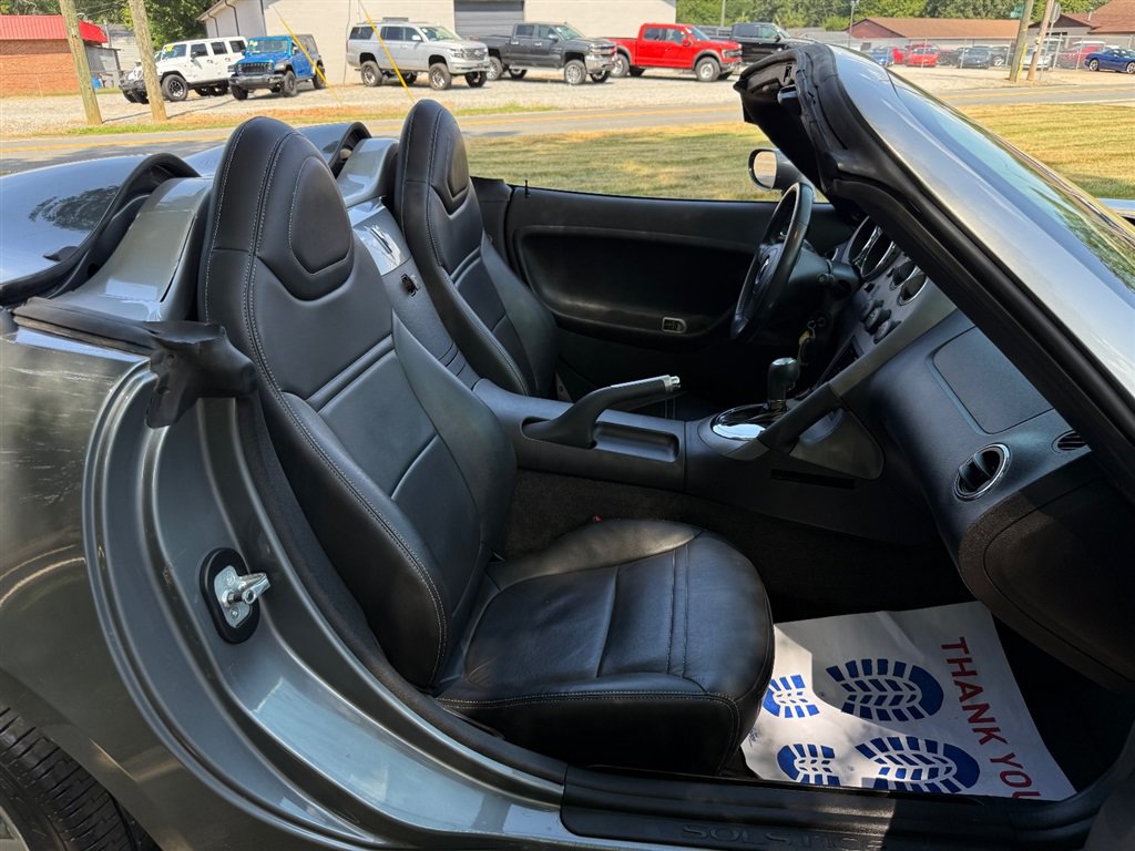 Used 2007 Pontiac Solstice Convertible w/ Premium Package RWD image 45