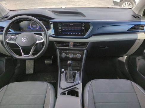 Used 2024 Volkswagen Taos SE FWD image 15