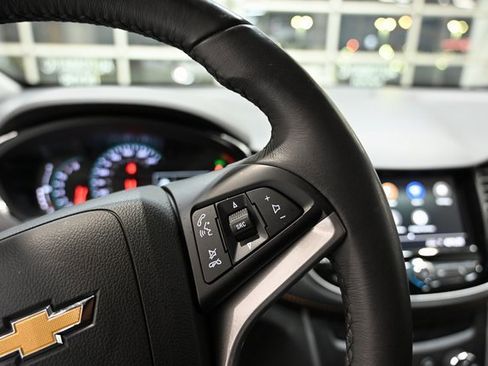 Used 2022 Chevrolet Trax LT w/ Driver Confidence Package image 22