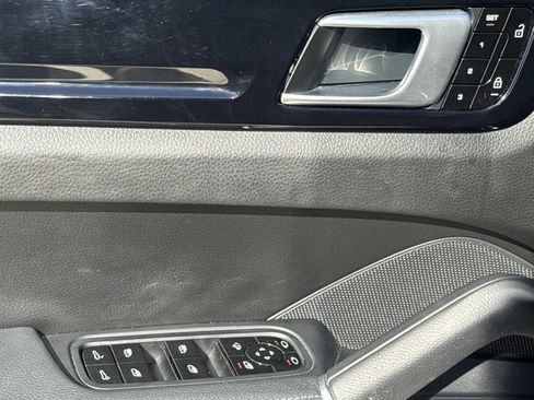 Used 2021 Porsche Cayenne image 22